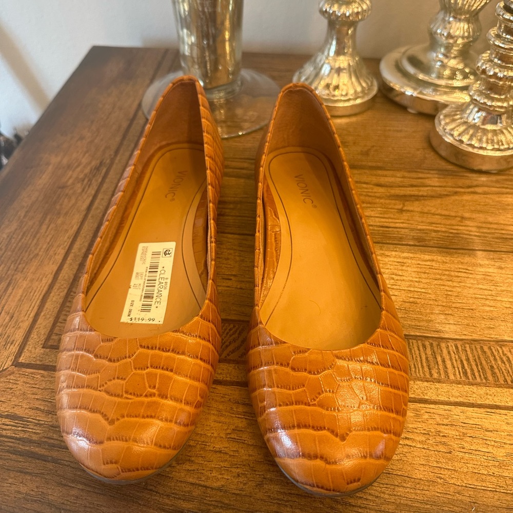 Vionic leather flats